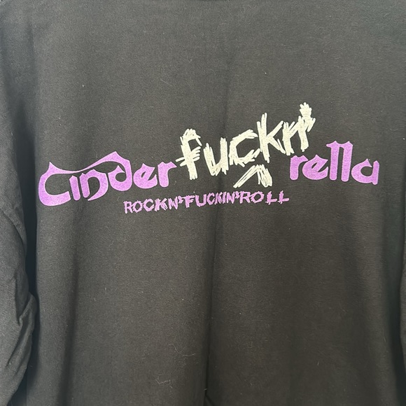 Vintage Cinderella 2002 Concert Tee - Picture 5 of 5